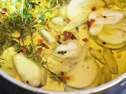 Сгответе чесновото масло Сгответе чесновото масло