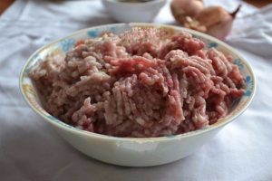 Чебуреки със свинско месо
