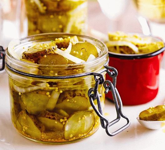 Фото домашни краставици, мариновани с резен хрян