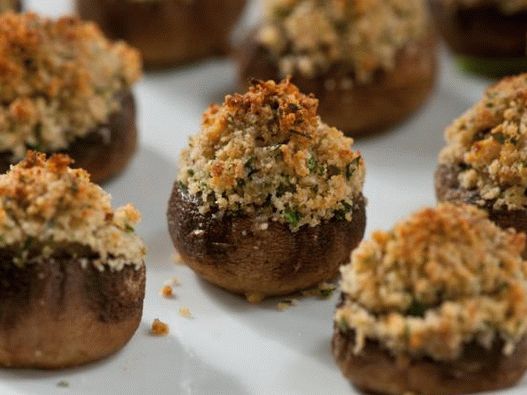 Снимки с пълнени гъби от свинско месо