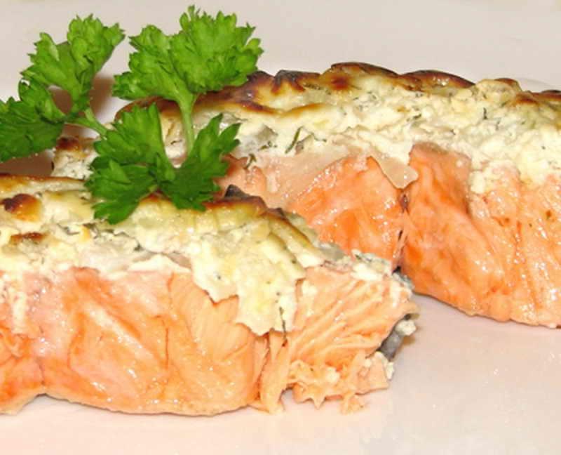 Филе от сьомга под кожено палто