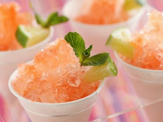 Фото плодов лед с манго и ягоди в чаша