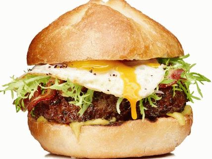 Фото Хамбургери със салата от яйце и фриз