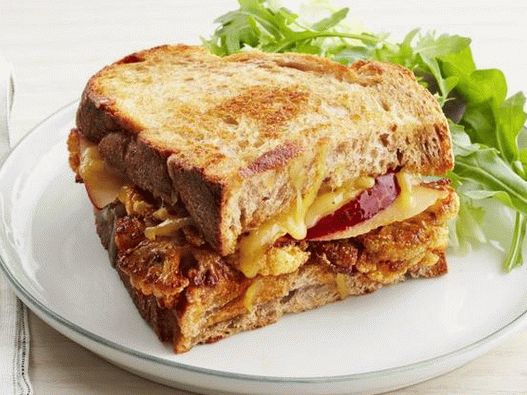 Фото сандвич с люто сирене и карфиол