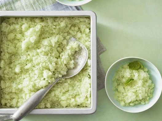 Снимка на гранит от индийско орехче с мента