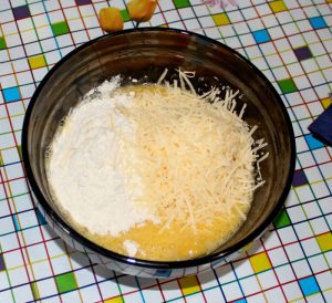 Хек в тесто за сирене