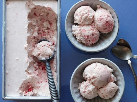 Снимка на ягодов сладолед без сладолед