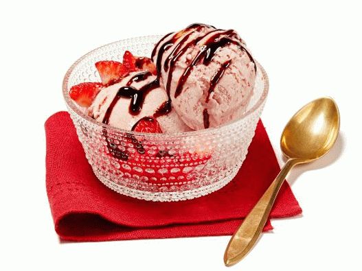 Фото ягодов сладолед с балсамов сироп