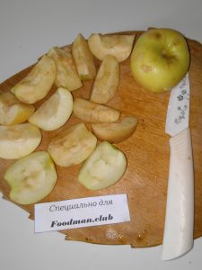 Задушени ябълки