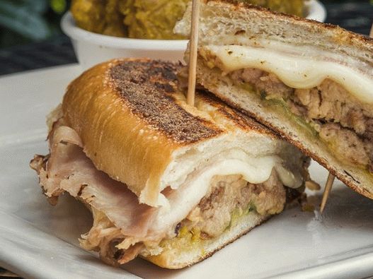 Фото кубински проволон и сандвичи със свинско месо