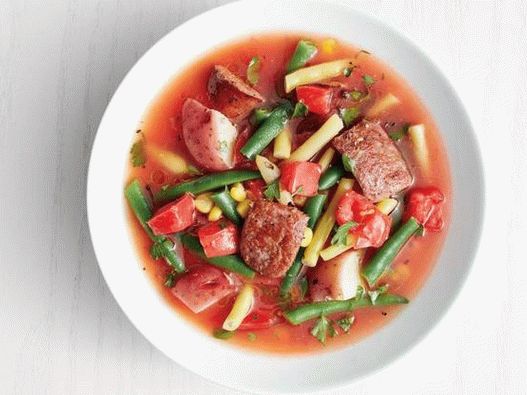 Фото лятна зеленчукова супа с колбаси