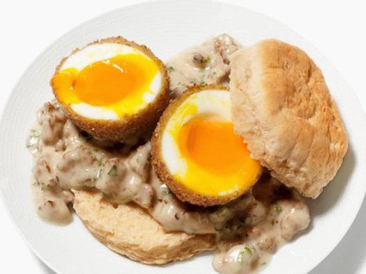 Снимка на ястието - дълбоки пържени яйца в месен сос