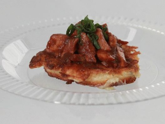 Снимка палачинки с лук с пиле в тандури сос за барбекю