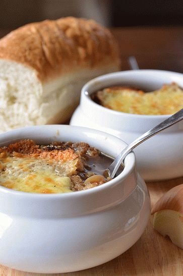 Фото лук супа със сирене крутони в саксии на ирландски