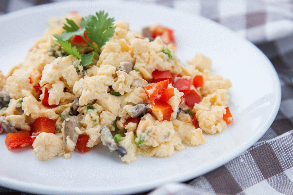 Парен омлет със зеленчуци