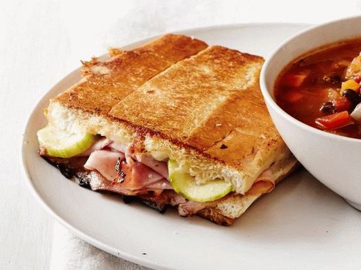 The photo на храните - кубински сандвичи
