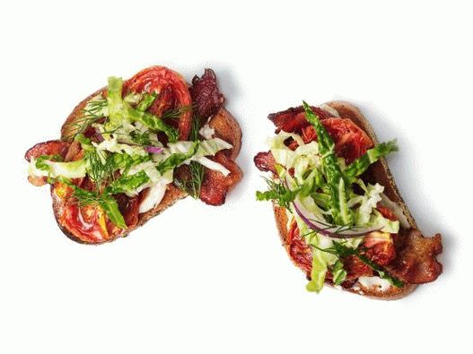 Фото отворени сандвичи с печени домати