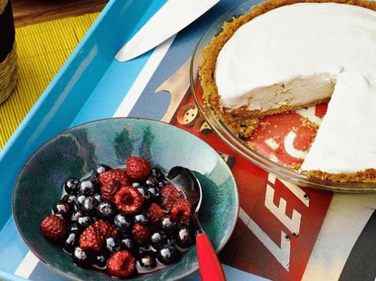 Фото пай със замразен лимонов пълнеж