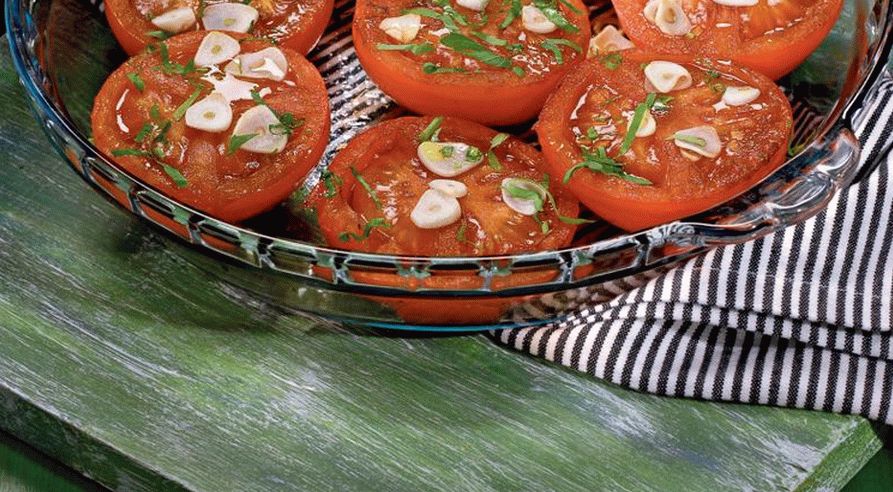 Запеченные помидоры на зиму. Фаршированные томаты запеченные. Блюда с вялеными томатами. Запечь помидоры в духовке целиком в кожуре. Запечь помидоры в духовке целиком в кожуре.