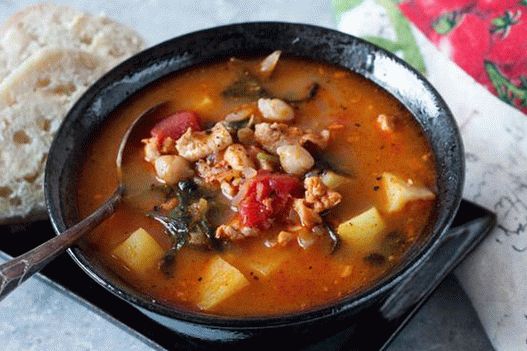 Снимка на португалска супа с нахут и зеле зеле
