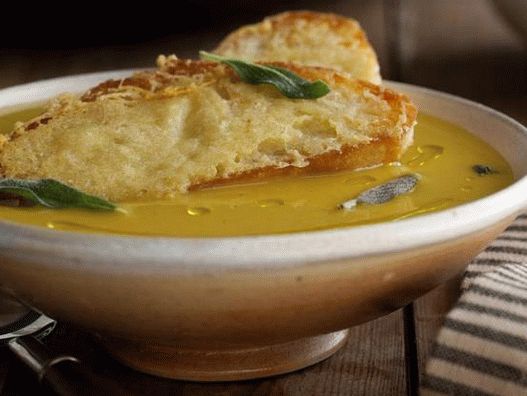 Снимка Отлична тиквена супа с най-добрите крутони с пармезан