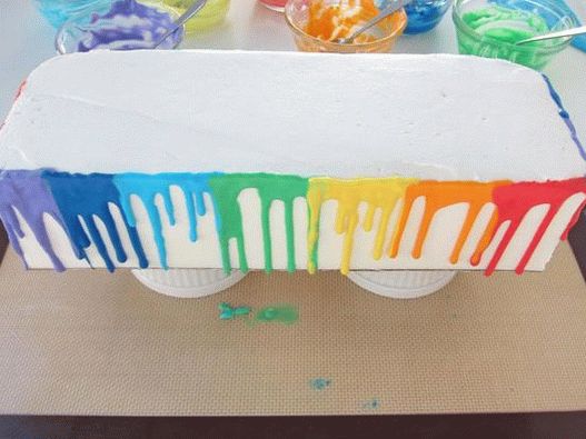 Тай Дай Дъга торта с тайна