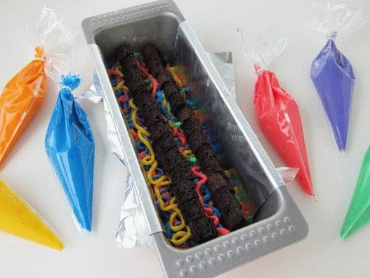 Тай Дай Дъга торта с тайна