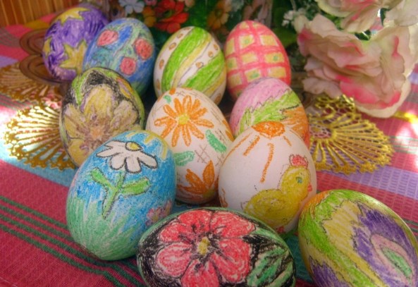 Рисувани великденски яйца