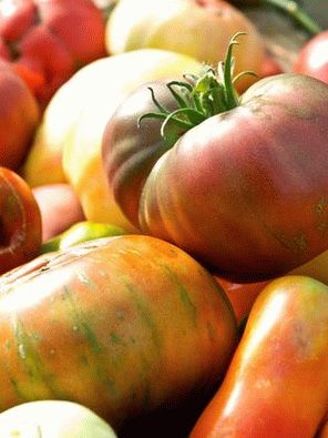 Снимка - наследствени домати