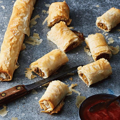 Фото ролки от фило тесто с кайма