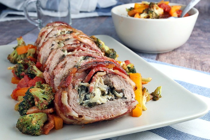 Свинско руло в бекон