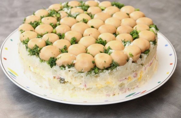 Салата за гъби с ръб