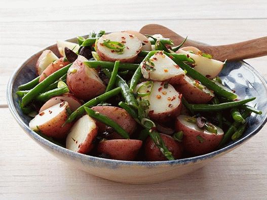 Фото салата с картофи и зелен фасул