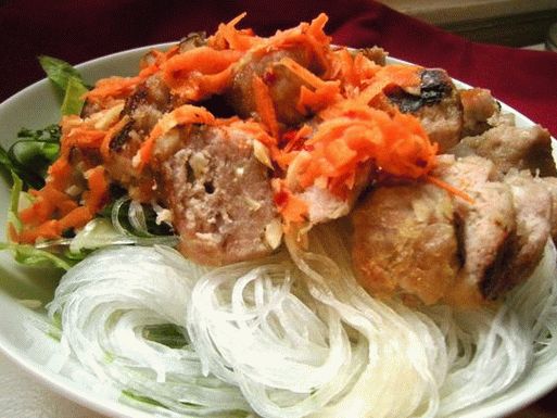 Фото салата с оризова юфка и кюфтета