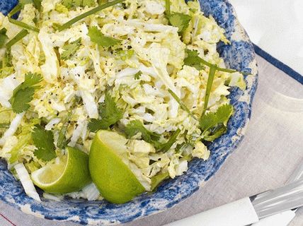 Фото салата със савойско зеле