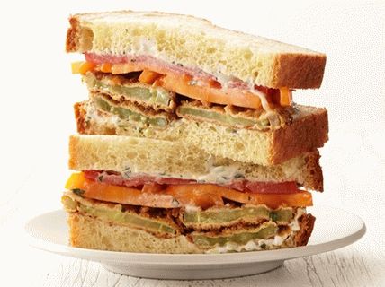 Фото сандвичи с пържени зелени домати