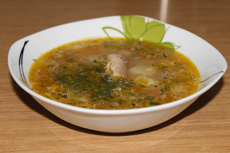 Зелева супа с консервирана сьомга