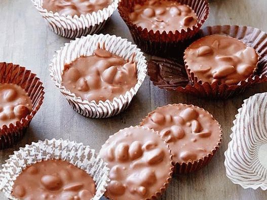 Снимка на шоколадови бонбони в бавна готварска печка