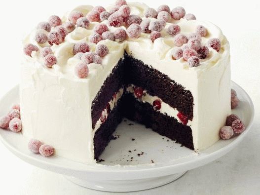 Фото шоколадова бадемова торта с червени боровинки в захар