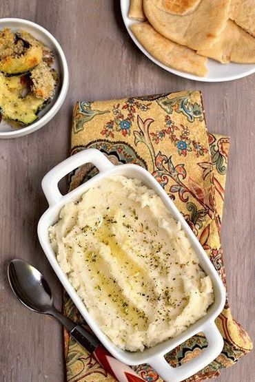 Снимка на Скордалия (гръцки дип сос от картофено пюре с чесън)