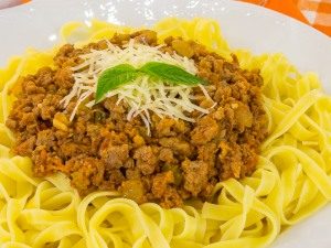 Сос за яхния Болонезе