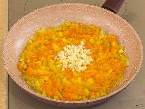 Сос за яхния Болонезе