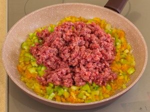 Сос за яхния Болонезе