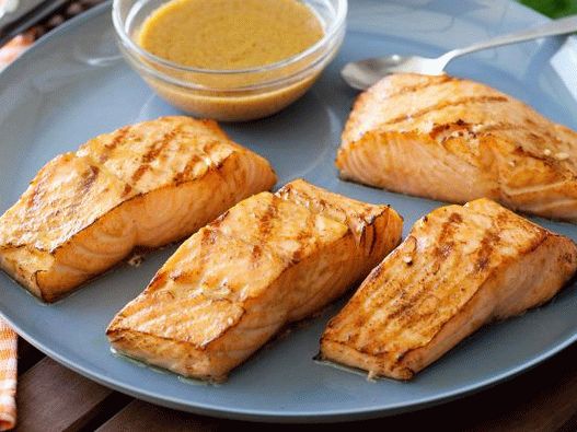 Фото азиатска пържола на скара със сьомга