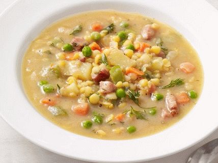 Фото супа с леща, грах и шунка