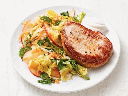 Фото свинско сладко с ябълки и зеле