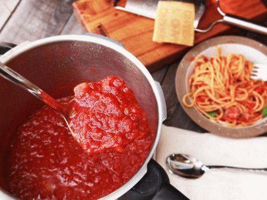 Фото доматен сос с риба тон до спагети
