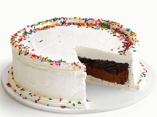 Фото сладоледена торта с хрупкав пълнеж
