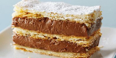 Фото торта Наполеон с шоколадов крем Патисие и лешници