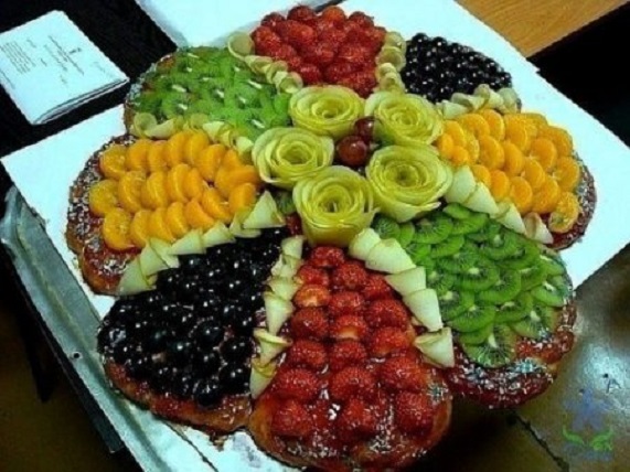 Торта с плодове на Бери